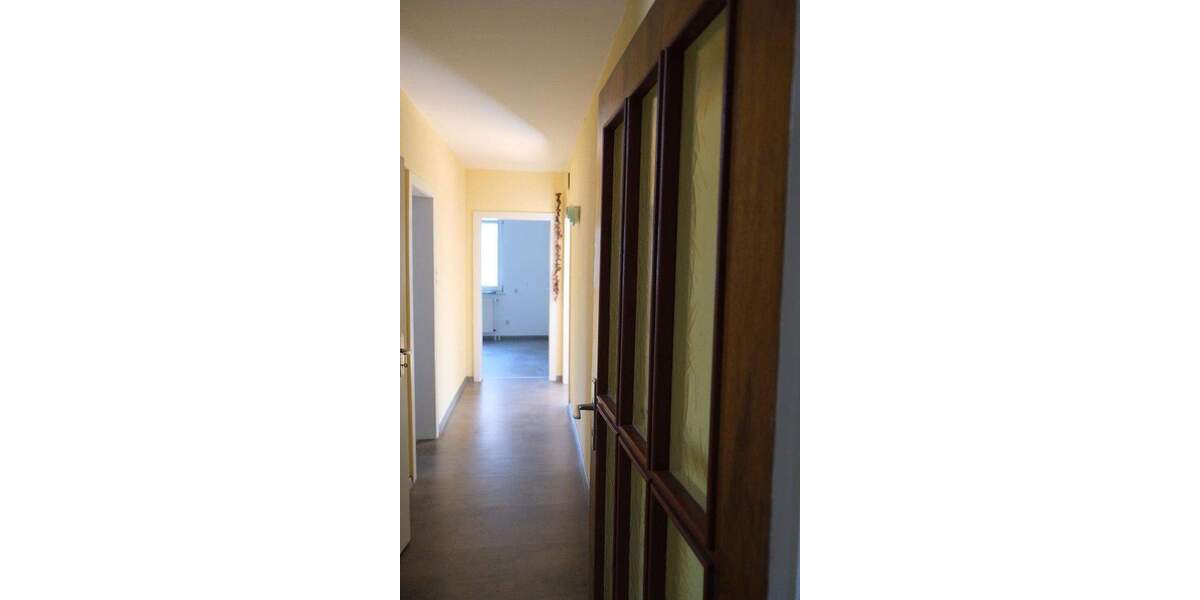 Freistehendes Einfamilienhaus - massiv gebaut und liebevoll gepflegt mit Traumgarten 4 zimmer