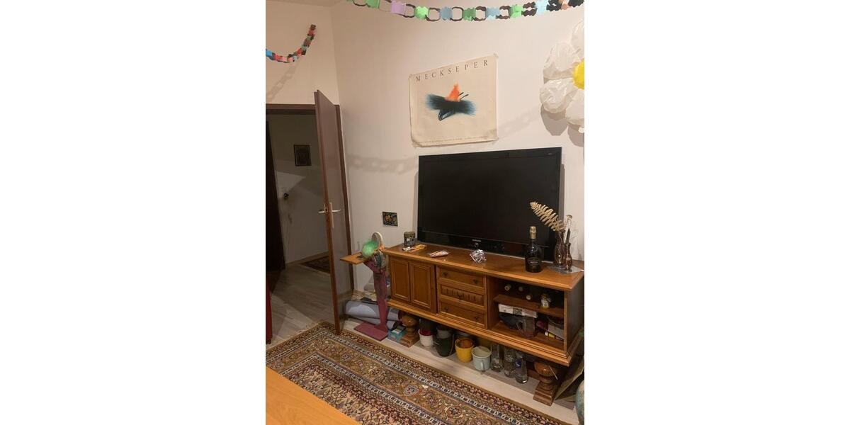 Sonniges Zimmer in 3er Wg 4 zimmer