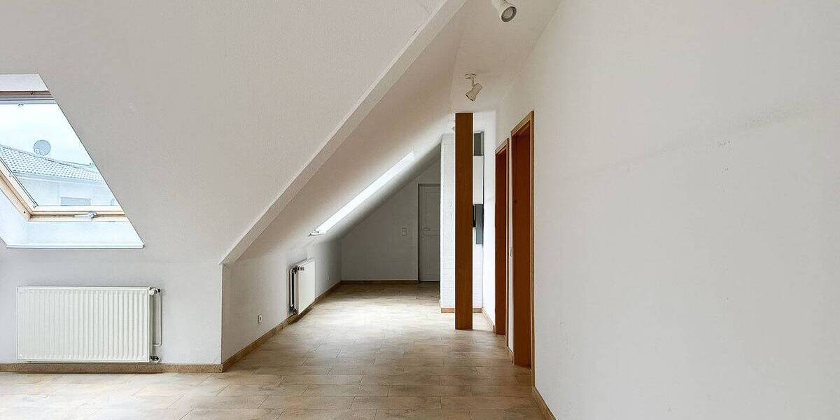 Etagenwohnung Hannover Groß Buchholz - 4 Zimmer, 145 m&sup2;, 1.500&euro; | Angebot:26902975