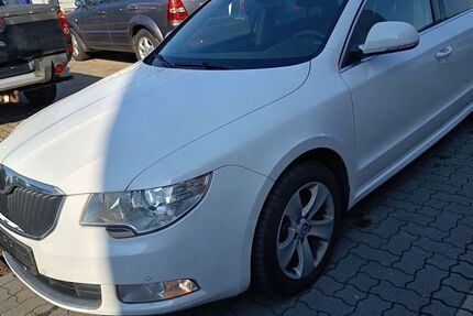 Skoda Superb 269.800 km 2.900 &euro; Hannover 30179