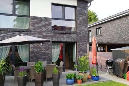 Haus Lehrte - 4 Zimmer, 126 m&sup2;, 1.490&euro; | Angebot:26196070