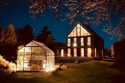 Großzügiges EFH mit ELW, Schwimmteich & großem Grundstück zimmer