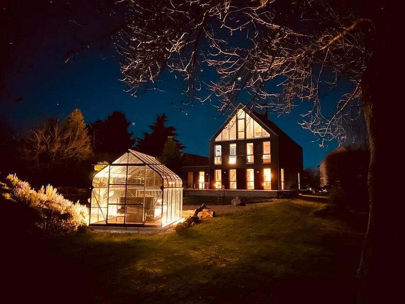 Großzügiges EFH mit ELW, Schwimmteich & großem Grundstück zimmer