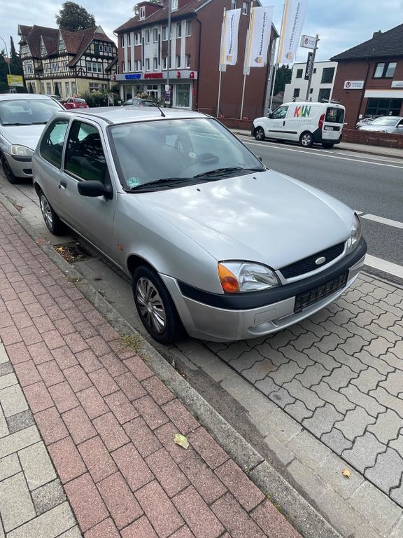 Ford Fiesta 177.000 km 1.400 € Wietze 29323