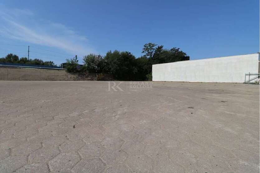 Halle in Seelze 3.200 € 1700 m²
