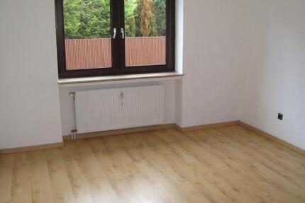 2-Zimmer-Wohnung 65 qm mit Balkon zimmer