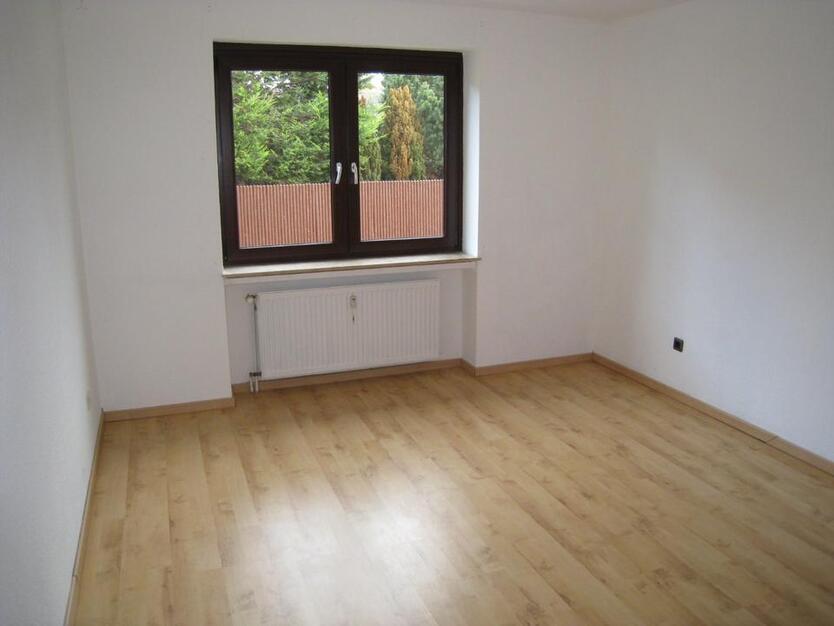 2-Zimmer-Wohnung 65 qm mit Balkon zimmer