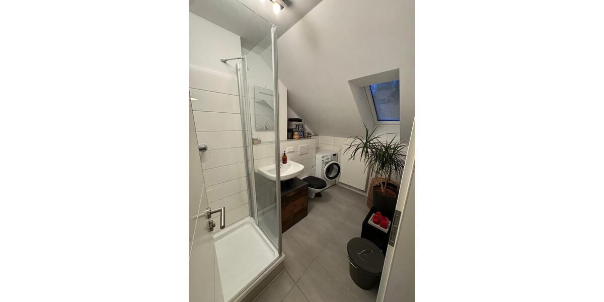 Möblierte Mietwohnung (4. Obergeschoss ohne Fahrstuhl) 2 zimmer