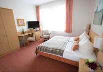 Hotel Harzkreis 40 km von Hildesheim | fast 4.000 m² Grund, 40 Betten, EFH, Gastro | Kein besseres Angebot in Sicht!