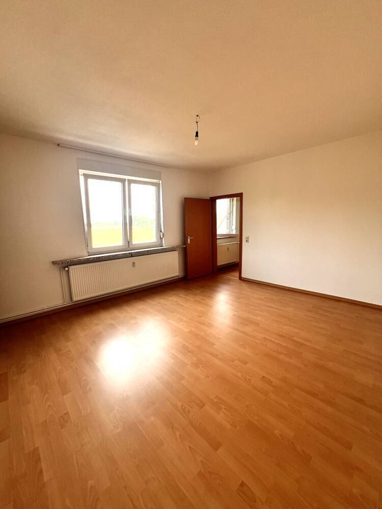 Ortsrandlage in Berenbostel 4-Zimmerwohnung im Obergeschoss mit Garage und Stellplatz