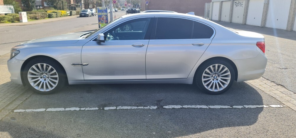 BMW 740 248.000 km 13.800 € Hannover 30159