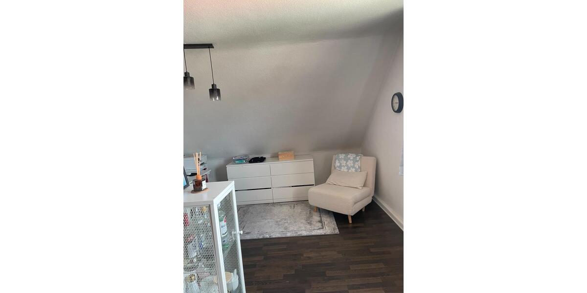 Dachgeschoßwohnung Langenhagen - 3 Zimmer, 65 m&sup2;, 900&euro; | Angebot:26638137