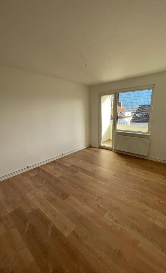 Gut geschnittene, renovierte 3-Zimmer-Wohnung mit 2 Balkonen in Innenstadtlage! zimmer