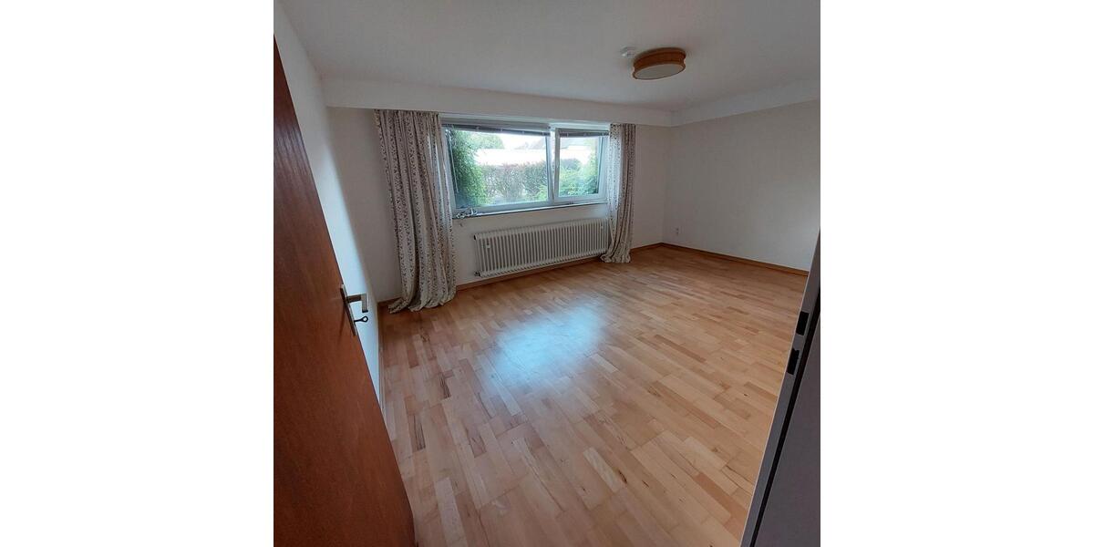 Haus mit 3 WE, vermietet 9 zimmer