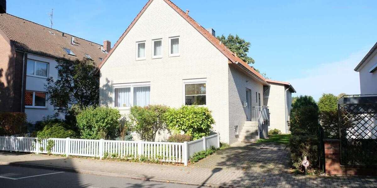 Haus zum Kaufen in Langenhagen 648.750 € 206 m² 7 zimmer