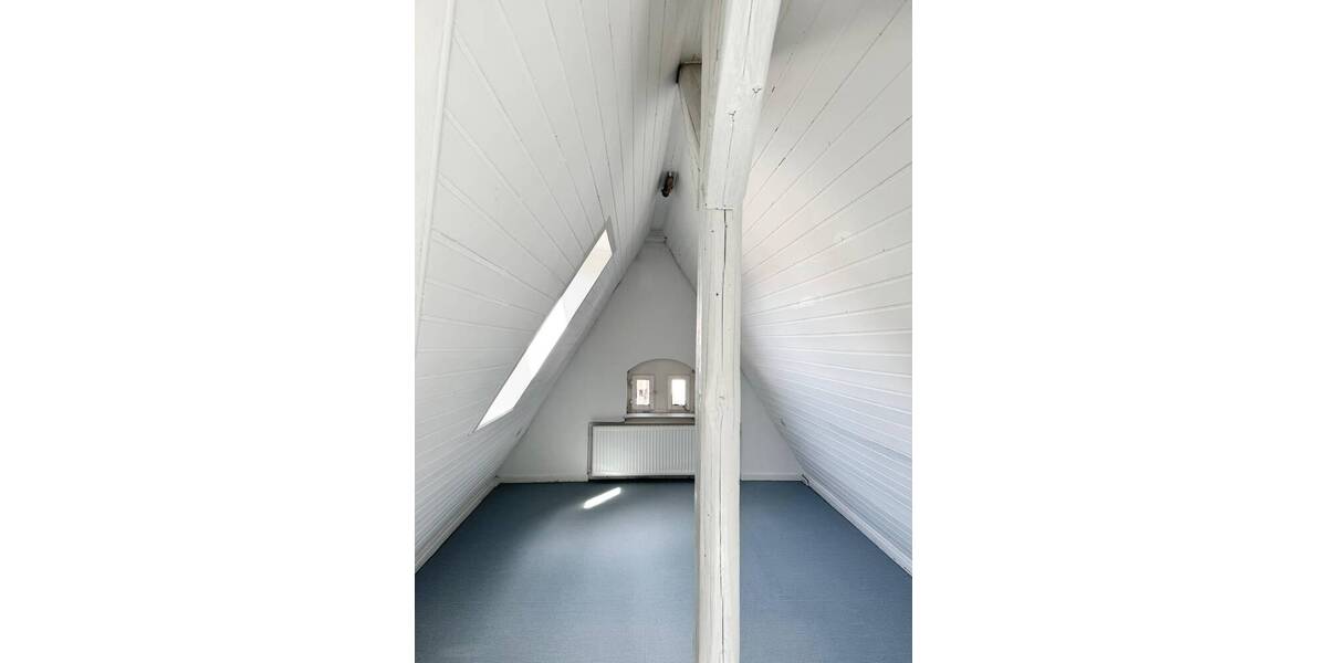 Etagenwohnung Hannover Döhren - 4 Zimmer, 135 m&sup2;, 1.400&euro; | Angebot:26117600