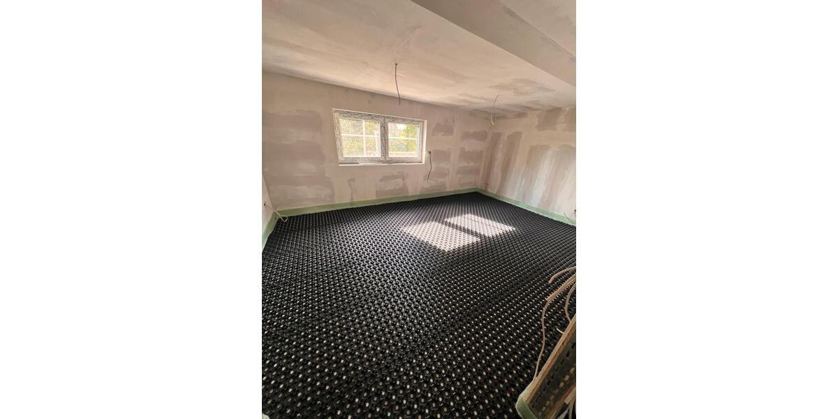 Dachgeschoßwohnung Lehrte - 4 Zimmer, 120 m&sup2;, 1.350&euro; | Angebot:26415929