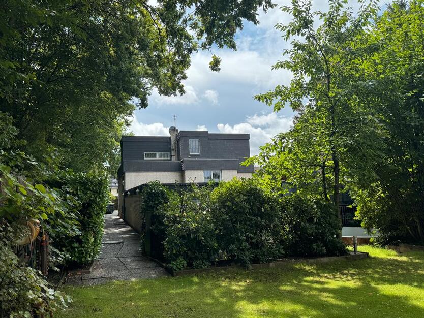 1–2 Familienhaus auf großem Grundstück