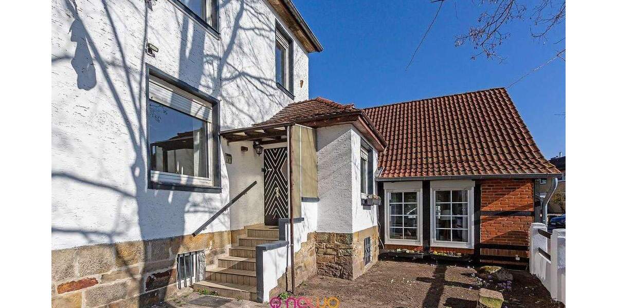 Mit den (Groß)Eltern unter einem Dach? Gartenanteil und 2 Garagen inklusive! 7 zimmer