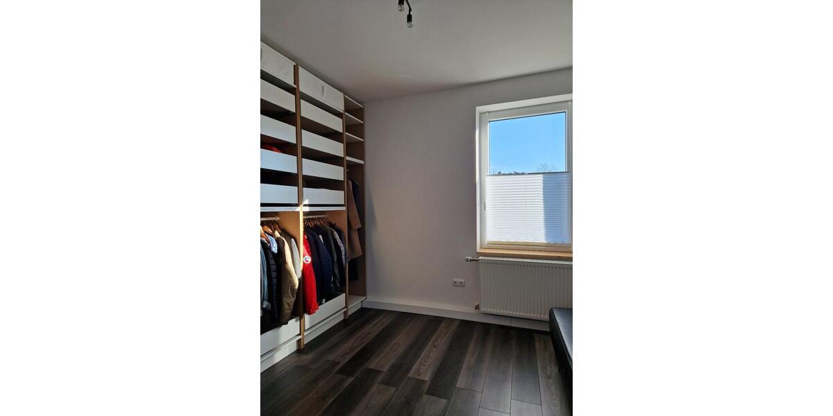Erdgeschoßwohnung Sehnde - 4 Zimmer, 120 m&sup2;, 1.560&euro; | Angebot:26326373