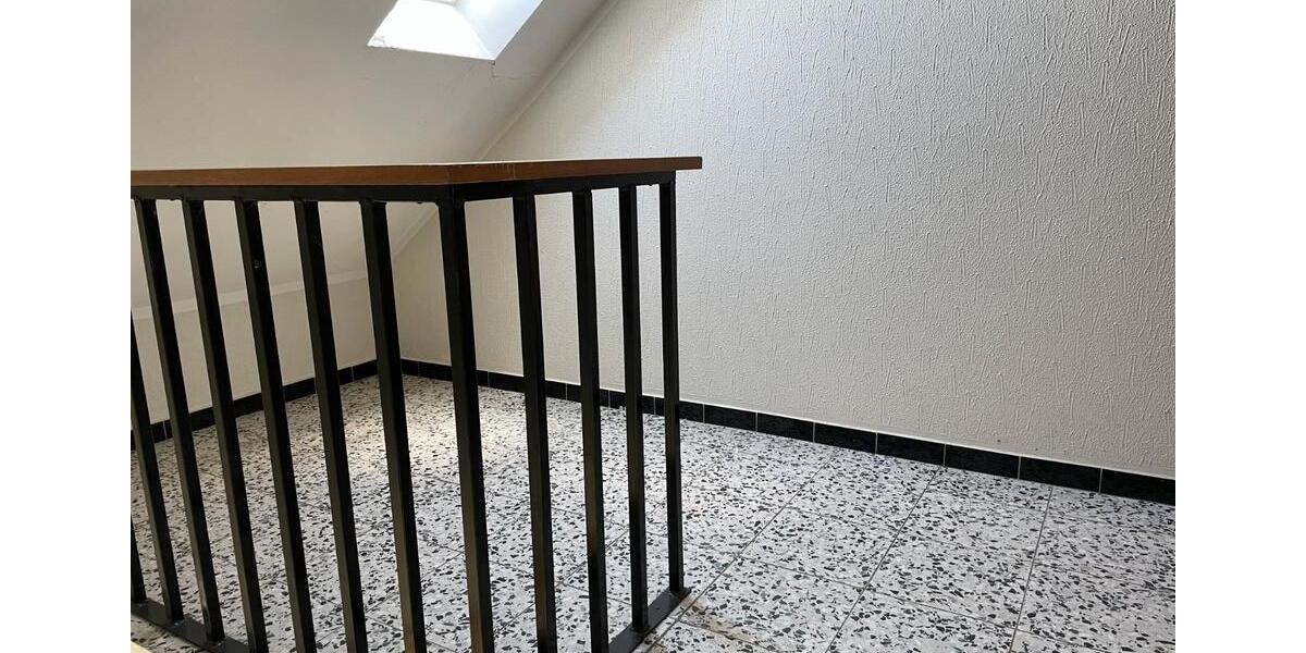 Dachgeschoßwohnung Wennigsen (Deister) - 3 Zimmer, 98 m&sup2;, 700&euro; | Angebot:26303416