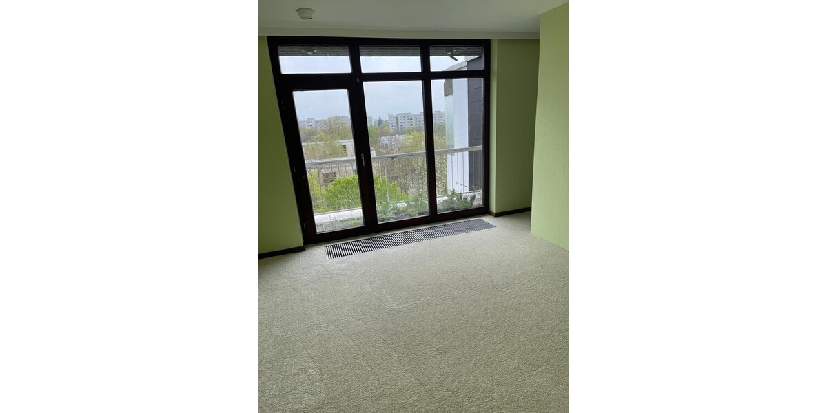 REDUZIERT! Saniertes Penthouse in Laatzen – 3-Zimmer-Traumwohnung mit Balkon & Fahrstuhl! 3 zimmer