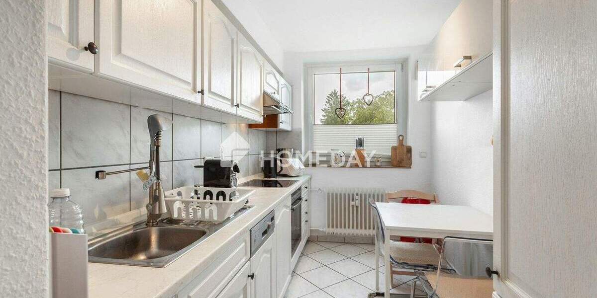 Erbbauzins: Helle 3-Zimmer-Wohnung mit Loggia - ca. 76 Quadratmeter in der ersten Etage 3 zimmer