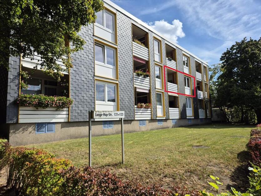 Helle 3-Zimmer-Wohnung mit Loggia und EBK in Kirchrode