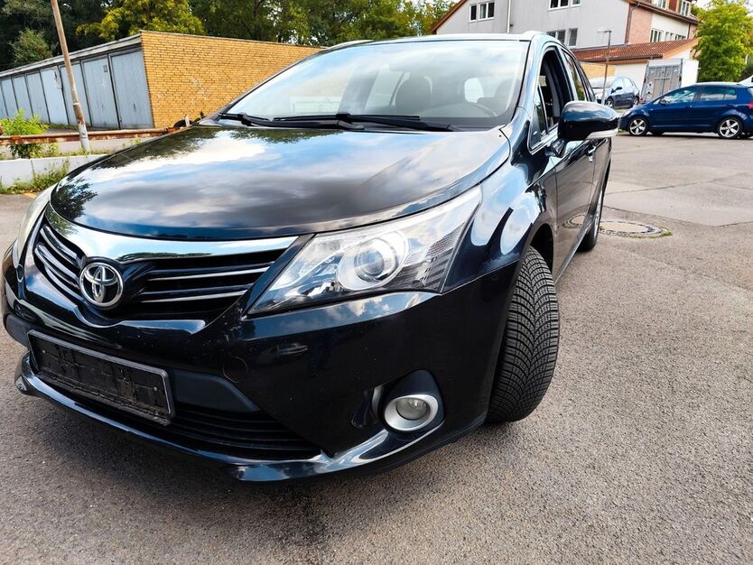 Toyota Avensis 142.250 km 6.800 € Hannover 30539