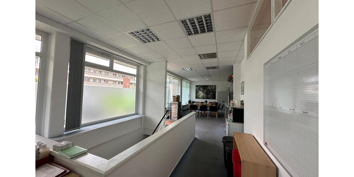 Büroflächen mit Keller (Lager) zur Miete in Burgdorf zimmer