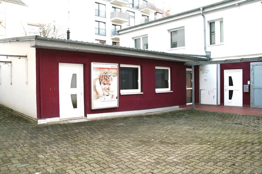Ideal für Handwerksbetrieb - Büro - mit 4 PKW Stellplätzen... !!!