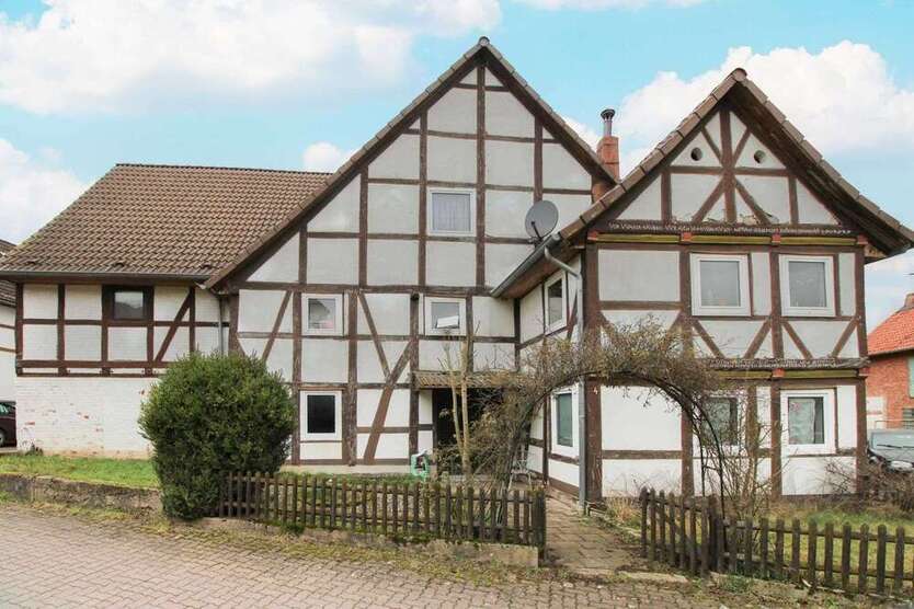 Haus zum Kaufen in Coppenbrügge 45.000 € 170.1 m²