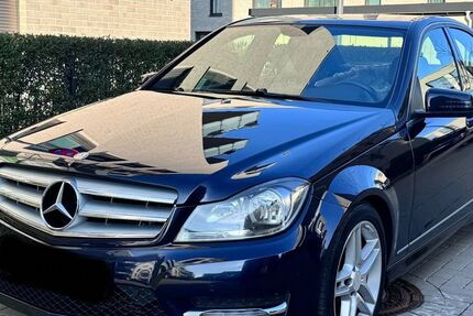 Mercedes-Benz C 250 189.000 km 12.100 € Hannover 30179