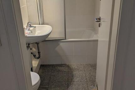 ERDGESSOSSWOHNUNG IN KIRCHRODE ZU VERKAUFEN zimmer