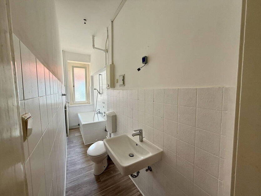 Altbau-Charme Nordstadt: 2-ZKB, Balkon inkl. Einbauküche