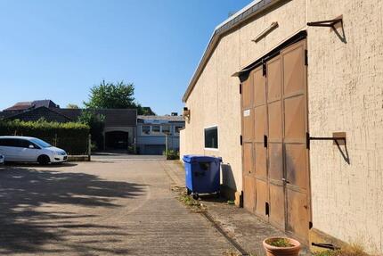 Werkhalle mit Büro und Freigelände zimmer