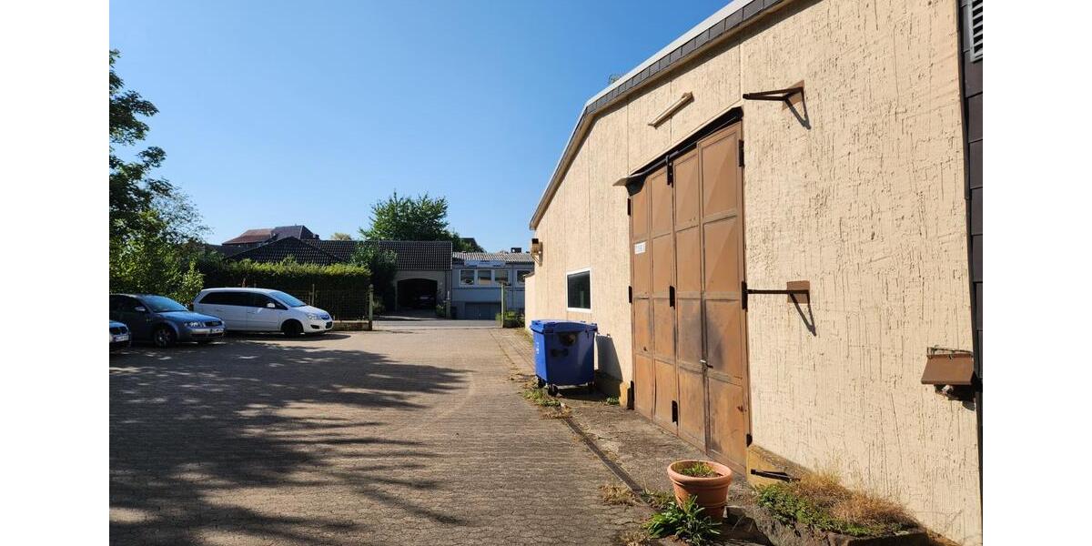 Werkhalle mit Büro und Freigelände zimmer