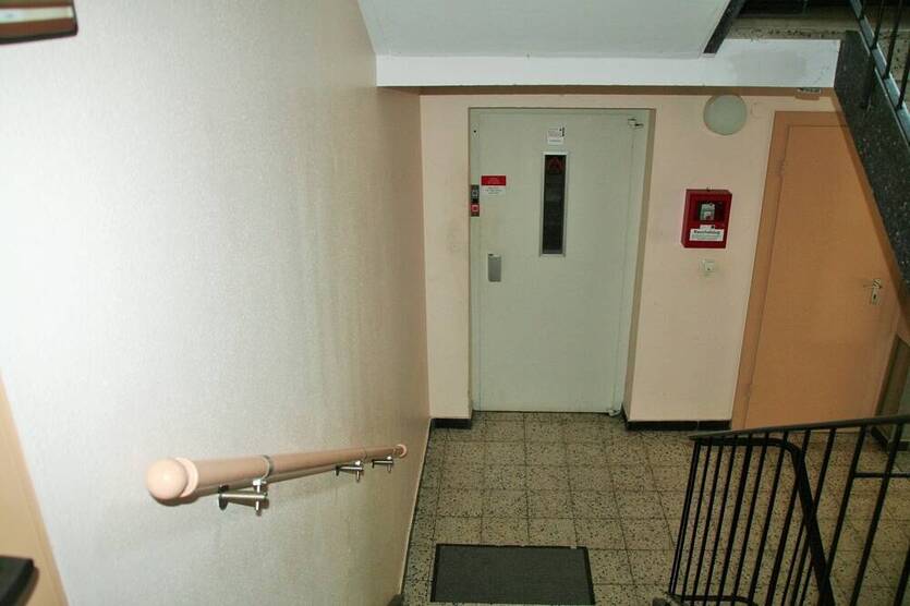 Neuer Preis ..... 2 Zimmer, Balkon plus Garage ... !!! 2 zimmer