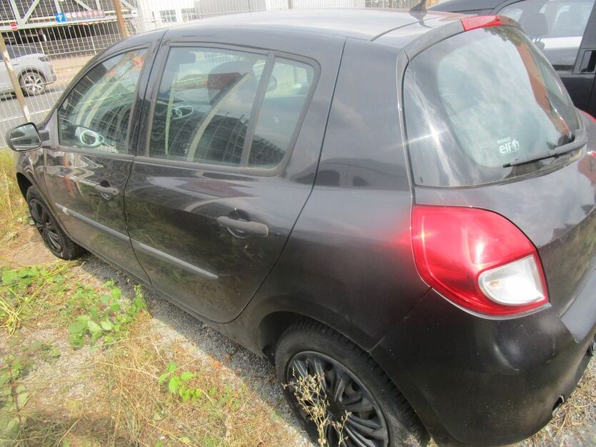 Renault Clio 188.000 km 1.499 € Hannover 30419
