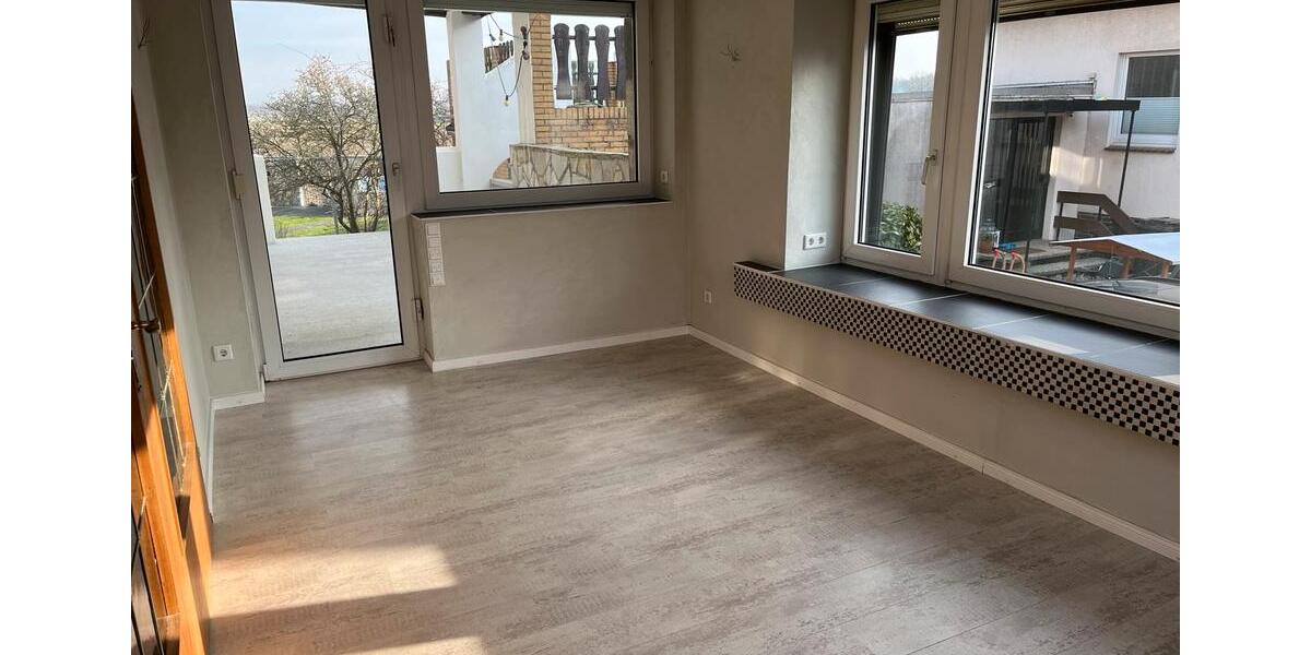 Erdgeschoßwohnung Seelze - 5 Zimmer, 120 m&sup2;, 1.400&euro; | Angebot:25048515