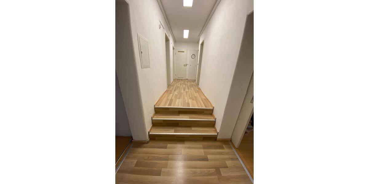 sanierte Mietwohnung mit Einbauküche in ruhiger Umgebung 4 zimmer