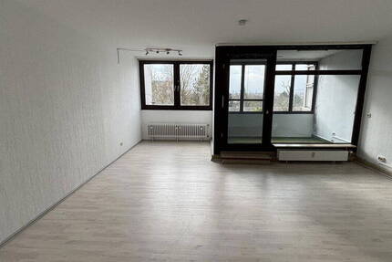 Großzügige 1-Zimmerwohnung mit Wintergarten, Stellplatz und Gemeinschaftsschwimmbad