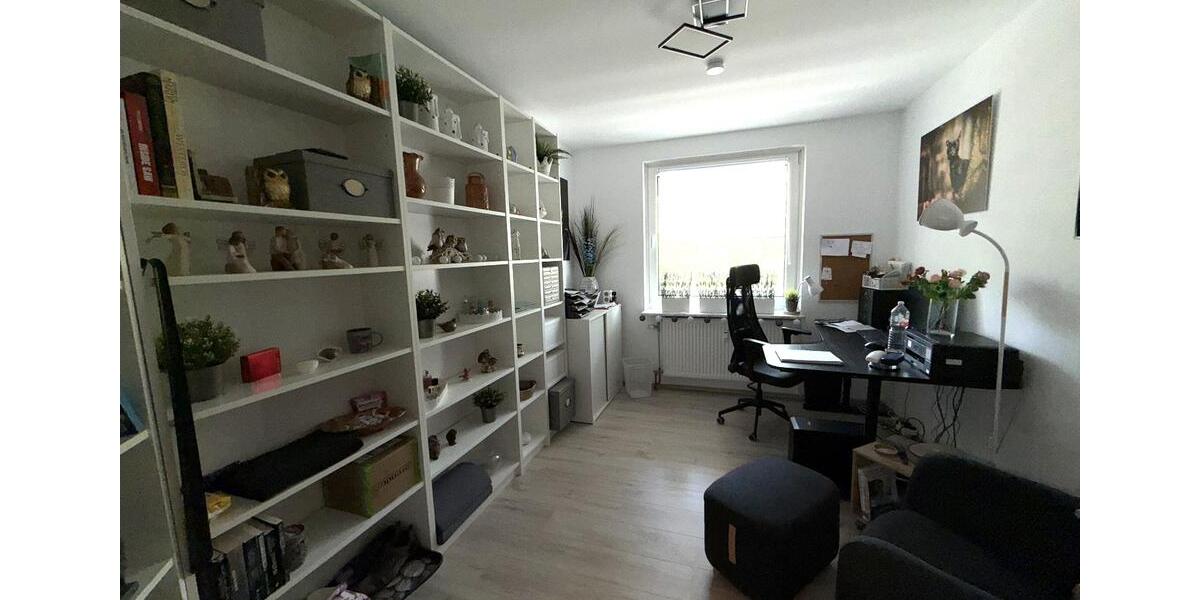 Etagenwohnung Hannover Bothfeld-Vahrenheide - 4 Zimmer, 84 m&sup2;, 900&euro; | Angebot:26386037