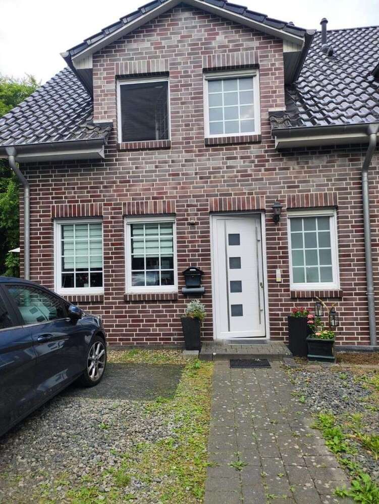 Haus zum Mieten in Sehnde 1.300 € 125 m²