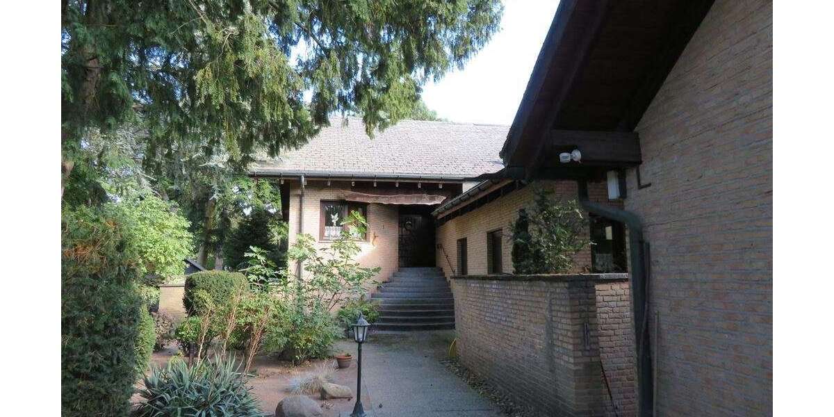 Haus zum Kaufen in Hannover 1.250.000 € 426 m² 10 zimmer