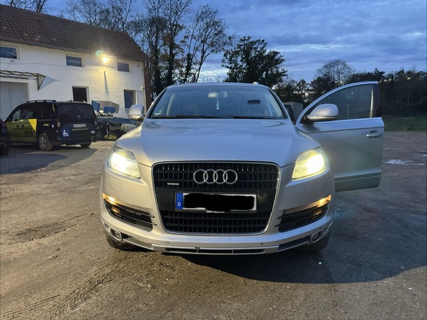 Audi Q 7 229.000 km 8.300 € Hannover 30159