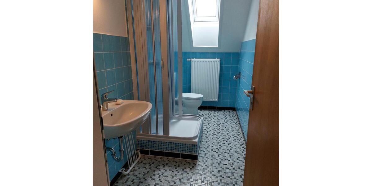 Haus mit 3 WE, vermietet 9 zimmer