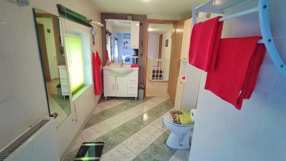 Sibbesse OT Eberholzen: Einfamilienhaus mit Nebengebäude 4.5 zimmer