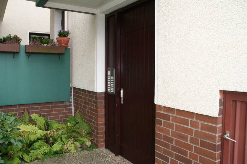 Nähe Leineaue ... Ruhiges Wohnen im Mehrfamilienhaus ... inkl. Garage ... !!!