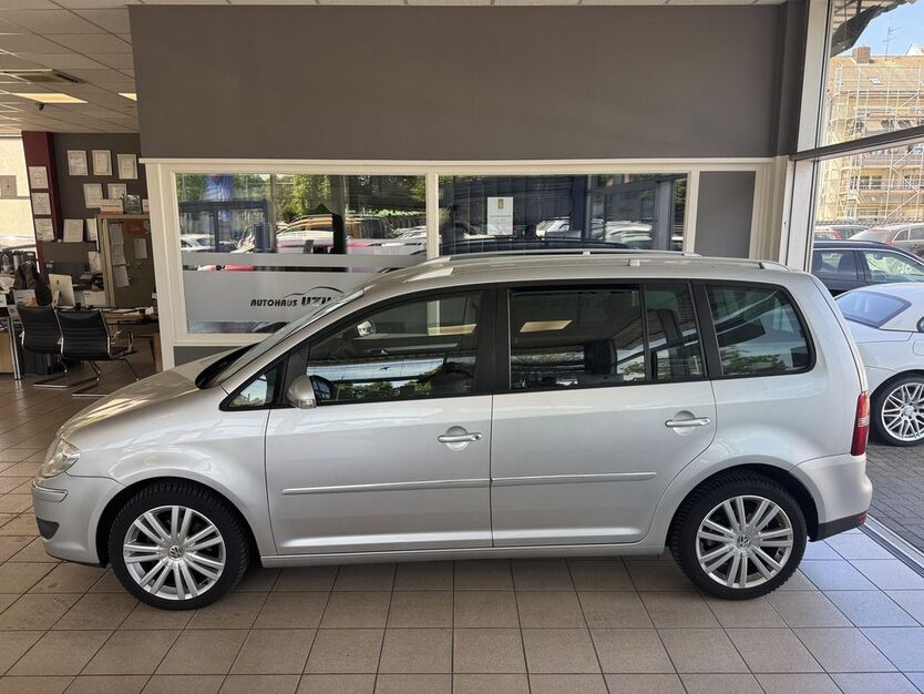 VW Touran 140.881 km 5.990 € Hannover 30419